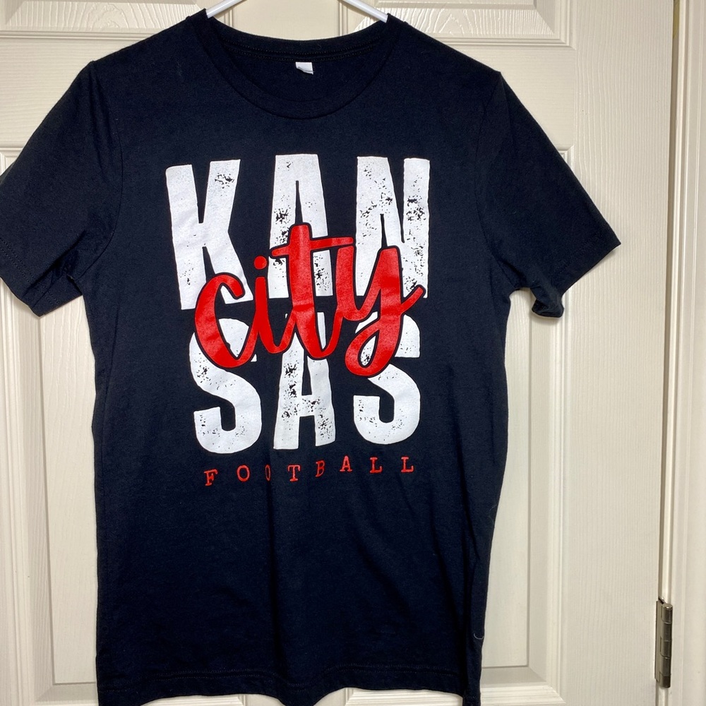 Women’s Kansas City Football tee Sz Med